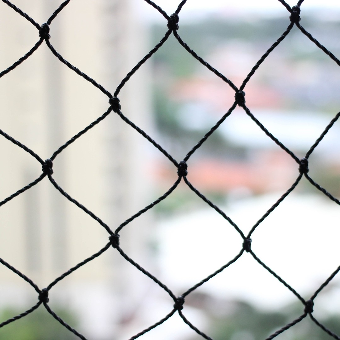 Por que a Tela de Proteção é Essencial para Apartamentos em Áreas de Grande Trânsito
